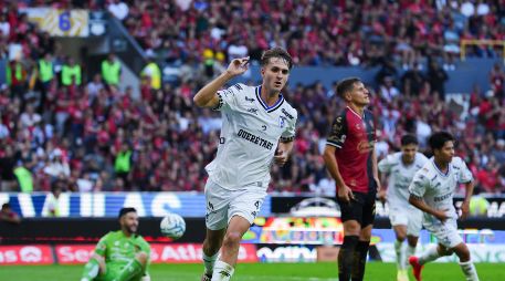 Los Gallos Blancos aprovecharon la superioridad numérica y los errores defensivos del Atlas para sentenciar un partido que exhibió las carencias del equipo de Hernán Crespo. IMAGO7.