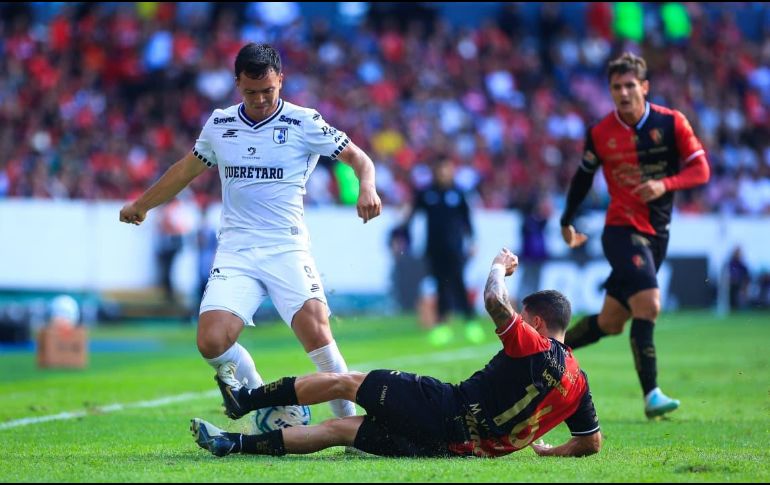 Los Gallos Blancos aprovecharon la superioridad numérica y los errores defensivos del Atlas para sentenciar un partido que exhibió las carencias del equipo de Hernán Crespo. EL INFORMADOR/ J. ACOSTA.