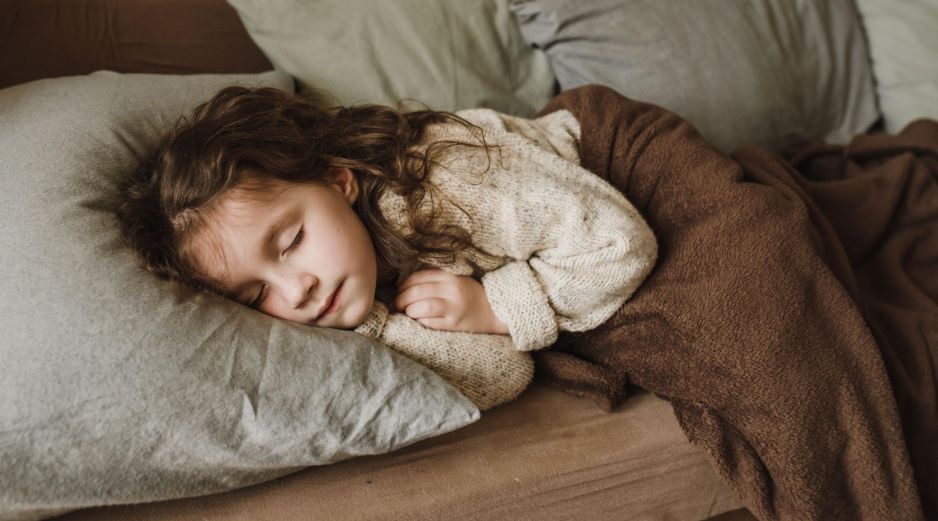 El rendimiento de los niños, así como su estado de ánimo, mejora con el sueño de calidad. ESPECIAL/PEXELS