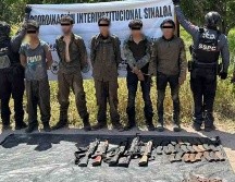 Entre lo asegurado están 11 vehículos, 33 armas de fuego largas, seis artefactos explosivos, una granada, cartuchos y cargadores. X/GabSeguridadMX
