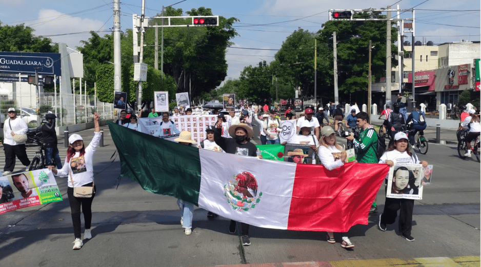 La concentración comenzó a las 8:30 horas, teniendo como punto de encuentro la Glorieta de las y los Desaparecidos, en Niños Héroes Chapultepec. ESPECIAL