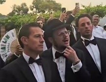 Peña Nieto reaparece en público durante la boda del cantante israelí Omer Adam, celebrada en Italia. ESPECIAL.