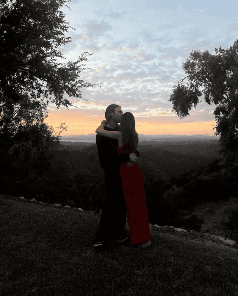 Finneas y Claudia. INSTAGRAM