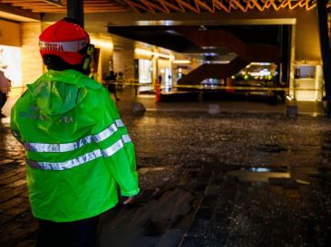 La tormenta de esta tarde provocó la caída de al menos 13 árboles y daños en plazas comerciales de Zapopan y Guadalajara. ESPECIAL/PC y Bomberos de GDL.