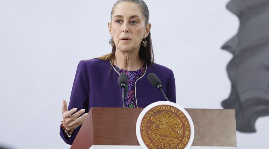 La Presidenta Claudia Sheinbaum señaló que alrededor de 28 millones de estudiantes inician actividades escolares este 31 de agosto, entre alumnos de educación básica, media superior y otros niveles educativos. EFE / S. Gutiérrez