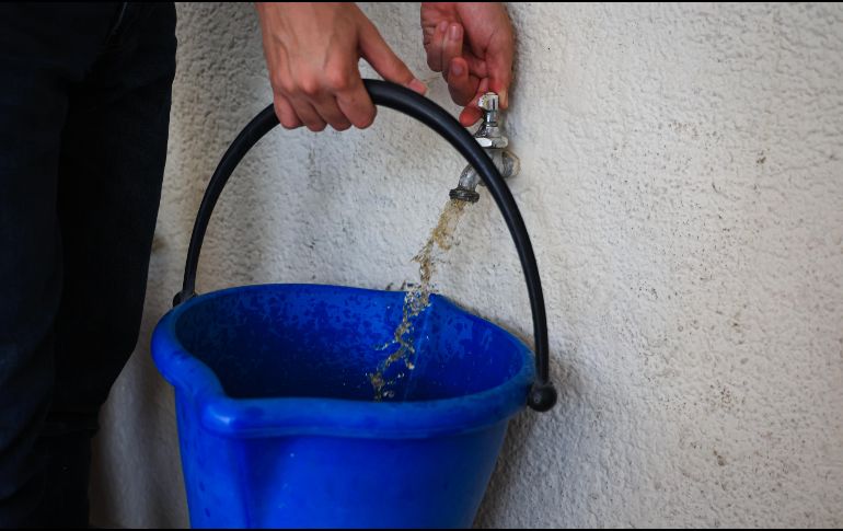 Con los primeros trabajos, espera el Gobierno de Jalisco, se verán mejoras en el recurso de agua potable que reciben los hogares a partir de octubre. EL INFORMADOR/ARCHIVO
