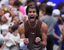 El próximo rival de Alcaraz será el portugués Jaime Faría, que se impuso por 6-3, 7-6(4), 4-6, 1-6 y 6-2 al estadounidense Jenson Brooksby. EFE / S. Schaefer