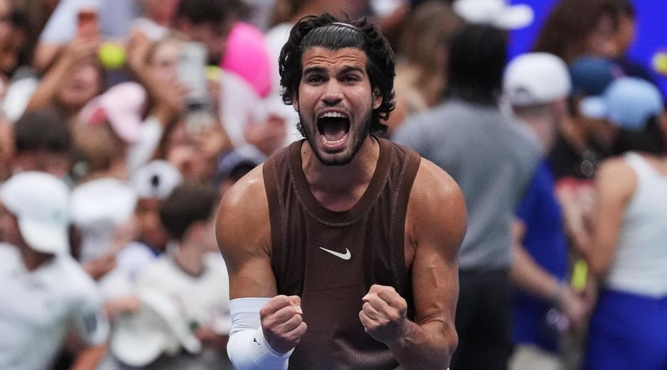 El próximo rival de Alcaraz será el portugués Jaime Faría, que se impuso por 6-3, 7-6(4), 4-6, 1-6 y 6-2 al estadounidense Jenson Brooksby. EFE / S. Schaefer
