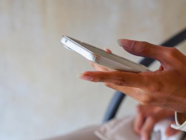 Si por error borraste tus contactos de tu celular, hay diversas formas de recuperarlos. UNSPLASH / Y. N