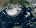Especialistas señalaron que estas tormentas pueden producir tasas de lluvia de 3 a 4 pulgadas por hora, lo que rápidamente colapsará calles y carreteras, subrayando que el riesgo es alto a pesar de que los suelos se encuentran muy secos tras el mes de agosto. NOAA ESPECIAL