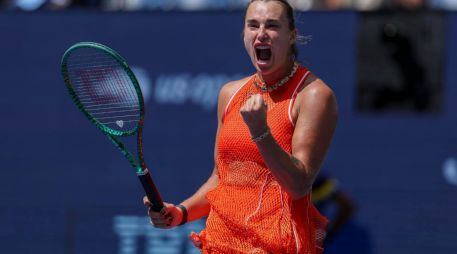 Aryna Sabalenka cumplió con los pronósticos y superó a la colombiana Camila Osorio en dos sets. EFE / S. YENESEL