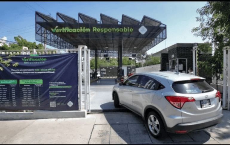 Durante el año 2026, el Gobierno de Jalisco mantiene en vigor el programa de Verificación Vehicular Responsable, una estrategia ambiental diseñada para reducir las emisiones contaminantes de los automóviles. EL INFORMADOR / ARCHIVO