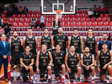 Pako Cruz lideró con 24 puntos el triunfo de los 12 Guerreros, que mantienen firme su aspiración mundialista. X/@mexbasquet.