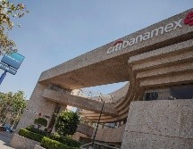 Mientras la administración federal rinde cuentas ante el Congreso, las instituciones financieras del país mantienen sus operaciones habituales sin interrupciones en la jornada. EFE/Archivo