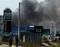 Incendio en un lugar atacado por Rusia, cerca de Kiev. EFE/S. Dolzhenko