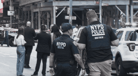 Versiones iniciales difundidas en español identificaron a la agresora de Times Square como Patricia Cisneros, sin embargo, su primer nombre es Pamela. AP/ARCHIVO