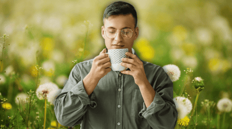 Uno de los beneficios más documentados y estudiados del té de diente de león es su potente efecto hepatoprotector. ESPECIAL / CANVA