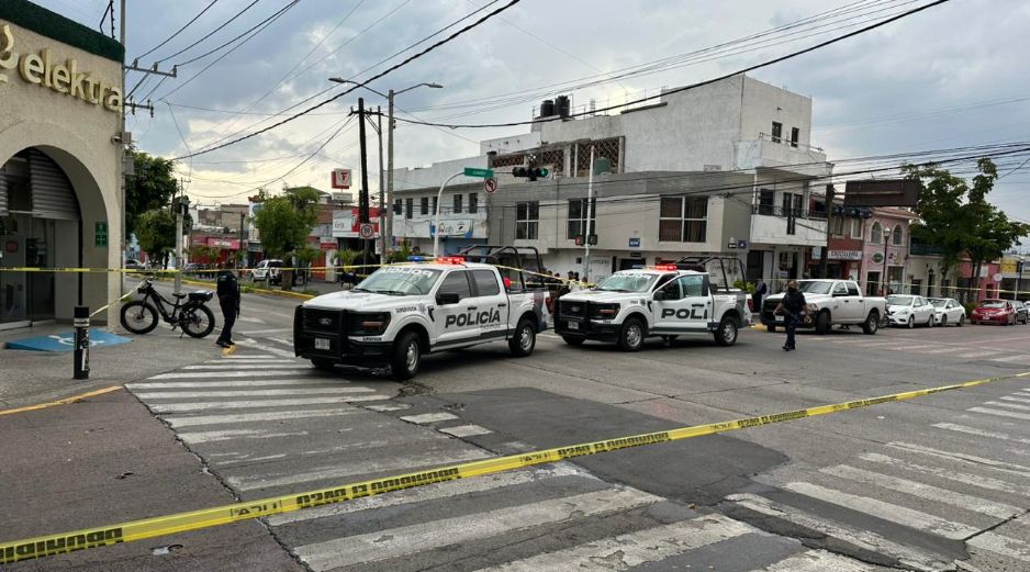 Después del atropellamiento el conductor de la unidad continuó su recorrido con la intención de huir del lugar de los hechos, pero cuadras adelante fue capturado. ESPECIAL/Policía de Tlaquepaque