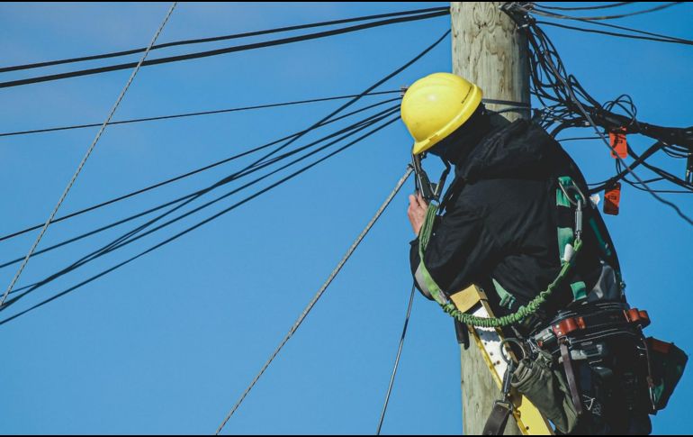 Los cortes de electricidad registrados este año han afectado a distintas entidades, aunque la CFE asegura que las interrupciones disminuyeron 39% durante el primer semestre. UNSPLASH.