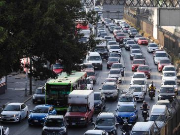 El programa Hoy No Circula se aplica de las 5:00 a las 22:00 horas en todas las alcaldías de la Ciudad de México y en tres zonas conurbadas del Estado de México. SUN/C. Mejía