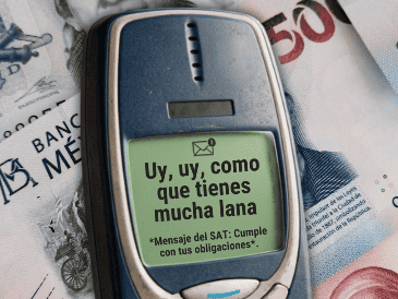 El SAT no establece un límite general de dinero que puedas tener en una tarjeta de débito. ESPECIAL/Canva