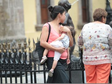 Lactancia materna: estudio revela posible beneficio contra la resistencia a los antibióticos en bebés