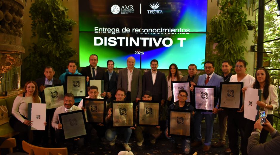 En total, 121 colaboradores de los 16 establecimientos participaron en la Profesionalización de la Cultura del Tequila. ESPECIAL
