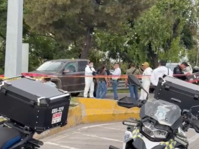 Un hombre fue asesinado a balazos mientras circulaba en su camioneta por la zona sur de Zapopan. ESPECIAL.