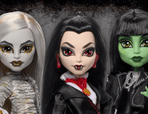 Cada muñeca hace referencia a sus apariciones cinematográficas, pero conservando la estética característica de Monster High. INSTAGRAM / @monsterhigh