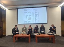 La familia trabaja, junto con el editor Eduardo García, en una recopilación de la producción poética de Castiello Camarena. EL INFORMADOR / O. GONZÁLEZ