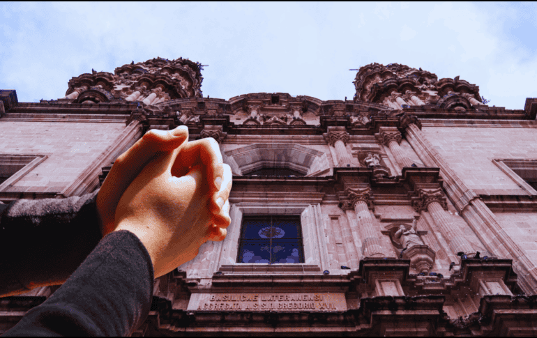 Cuando se evalúa la proporción de habitantes católicos respecto a la población total, el mapa religioso cambia drásticamente. ESPECIAL / CANVA