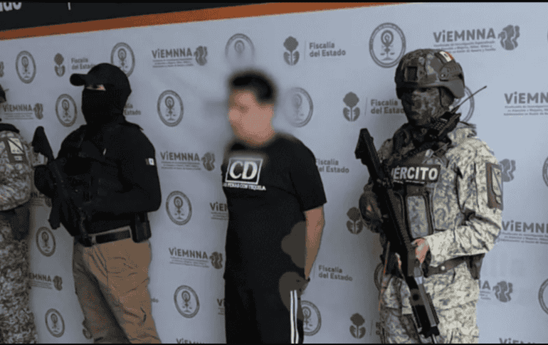 Tras su captura, Óscar Adrián “N” quedó a disposición del juez de control que lo requería, quien deberá determinar su situación legal. ESPECIAL/ Fiscalía del Estado de Jalisco