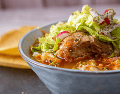 Descubre cuántas calorías tiene un plato de pozole, su valor nutricional y el ejercicio para quemar pozole exacto para mantener la figura en las fiestas patrias. ESPECIAL/Canva