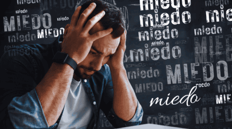 Un ataque de ansiedad irrumpe sin previo aviso. La Asociación Americana de Psiquiatría lo define como una oleada repentina de miedo intenso que alcanza su punto máximo en cuestión de minutos. ESPECIAL / CANVA