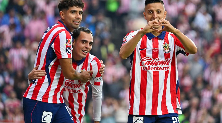 Chivas encuentra en sus jóvenes, Ricardo Marín y Roberto Alvarado las claves para revertir su complicado inicio de torneo. IMAGO7.