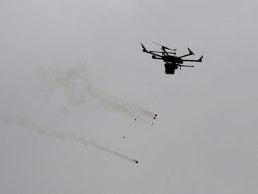 El Ejército de Estados Unidos utiliza alta tecnología, incluidos sofisticados láseres, para derribar los aparatos. EFE/ARCHIVO