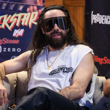 Jay de la Cueva se suma a una iniciativa para promover la educación sexual y el uso del preservativo entre las nuevas generaciones. EL INFORMADOR/J. ACOSTA.