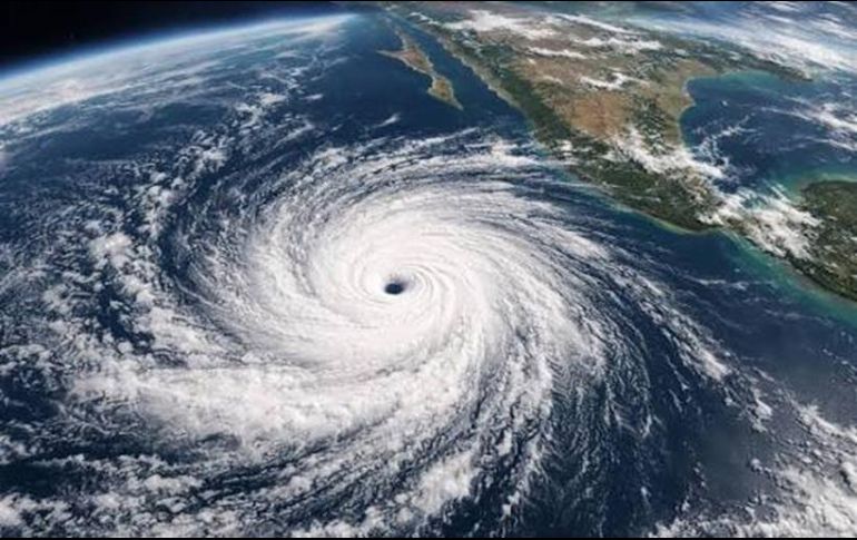 Marie evolucionó a huracán categoría 2, amenazando con lluvias torrenciales y oleaje elevado a Baja California Sur y otros estados más. ESPECIAL