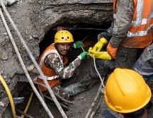 Equipos de rescate del ejército nepalí buscan sobrevivientes en un túnel del proyecto hidroeléctrico Trishuli-3A tras las inundaciones repentinas en el distrito de Rasuwa, Nepal, el 4 de septiembre de 2026. EFE/N. SHRESTHA