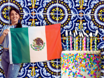 Así, al dar el tradicional grito este año, los mexicanos sabrán con absoluta exactitud el peso de los siglos que respaldan su libertad actual. ESPECIAL / CANVA
