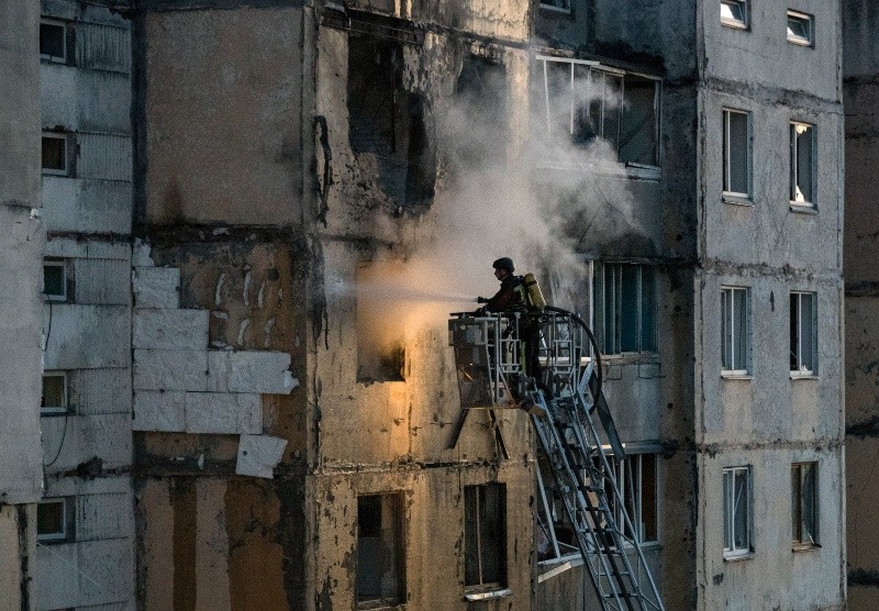 El aullido recurrente de las sirenas antiaéreas se ha convertido en parte de la vida diaria en Kiev. EFE/M. Marusenko
