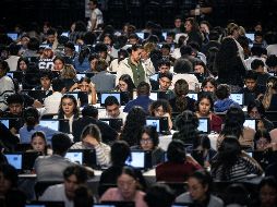 El examen de la UNAM se aplicará presencialmente mediante dispositivos electrónicos precargados y en distintas sedes del país y del extranjero. AFP/C. de Souza
