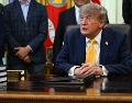 Donald Trump respaldó unas declaraciones dichas por el vicepresidente JD Vance, a quien defendió. EFE/A. Gordon