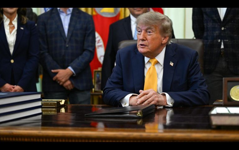 Donald Trump respaldó unas declaraciones dichas por el vicepresidente JD Vance, a quien defendió. EFE/A. Gordon