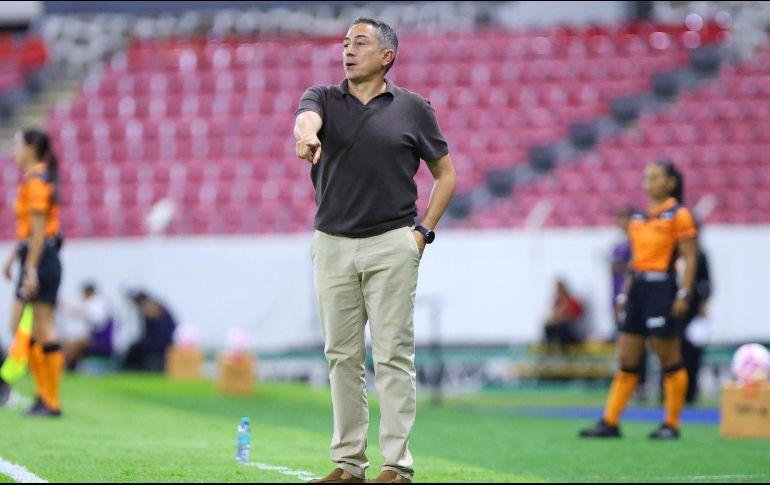 Antonio Contreras, entrenador de Chiva Femenil. IMAGO7/J. Cubeyro