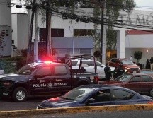 Exterior de la funeraria Gayosso Santa Mónica, donde es velado Jonathan Melendez, quien fuera tecladista de la banda Camilo Séptimo, junto con su esposa e hija SUN/C. Mejía