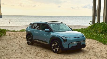 El vehículo cuenta con un diseño moderno con luces LED y pliegues geométricos. ESPECIAL