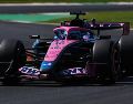 Pierre Gasly sorprendió en la clasificación del GP de Italia y consiguió su primera pole position en F1, apenas cinco años después de conquistar en el mismo circuito su primera victoria en la máxima categoría. EFE / A. Szylagyi