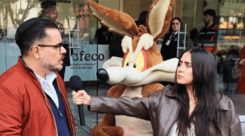 El personaje llegó a las instalaciones de Profeco con la consigna 