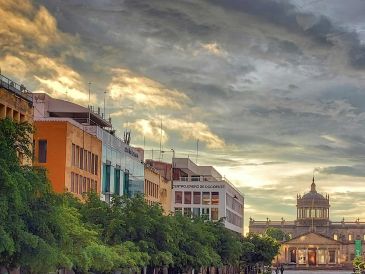 Guadalajara prevé cuatro días lluviosos, con probabilidades entre el 80 y el 90 % desde este 13 de septiembre. UNSPLASH / S. Rodríguez